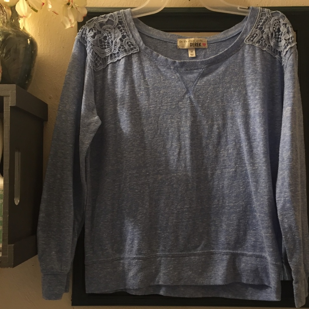 SOFT LIGHT BLUE SHIRT